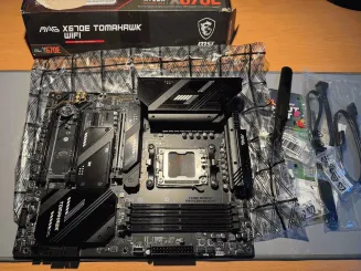 MSI MAG X870 TOMAHAWK WIFI AM5 ATX DDR5 4x M.2 2.5GbE WiFi7 BT5.4 7.1 Kanal RAID