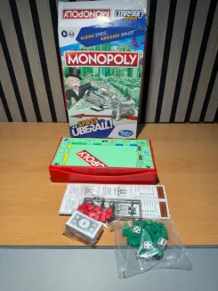 Monopoly Travel Edition, tragbares Spiel für 2-4 Spieler, Reisespiel für Kinder
