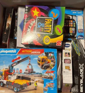 25 Teile Spielzeug Restposten B-Ware Retourenware Playmobil VTech Beyblade S-11