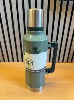 Stanley Legendary Classic 2,3L Thermosflasche Grün 48h 10-07935-044 Neu